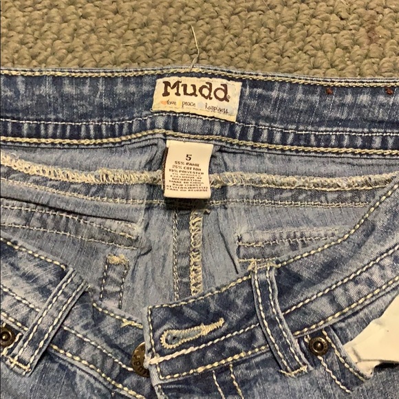 Mudd Capris - Picture 3 of 3